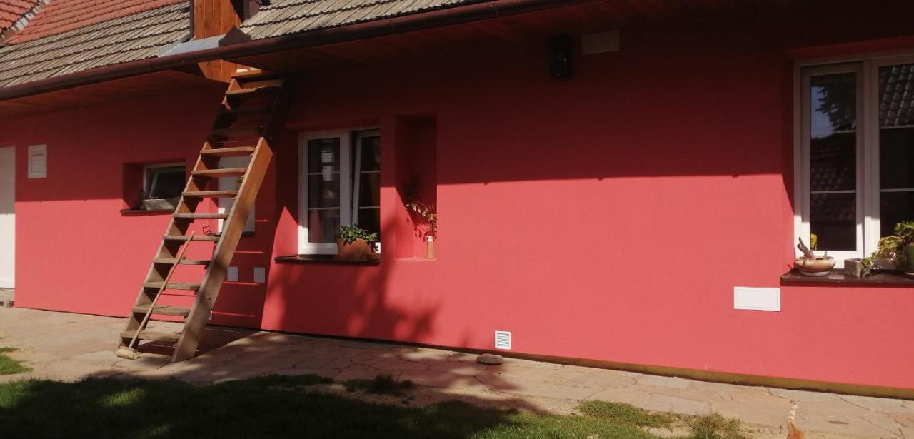 Keramicky A Vytvarny Atelier Konesin ภายนอก รูปภาพ